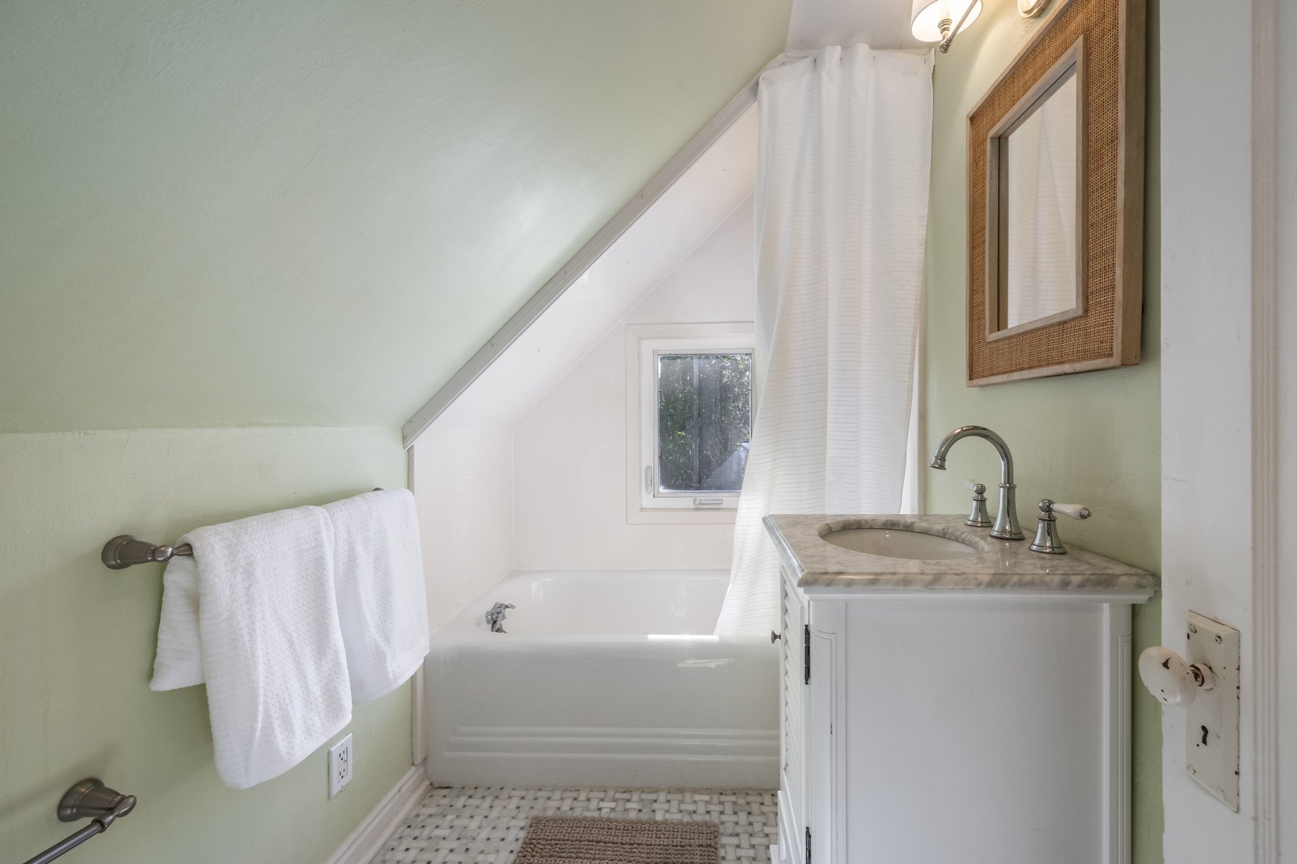  Charming Two-Story Home in the Highly Sought-After Highland Park Neighborhood - 物件實景