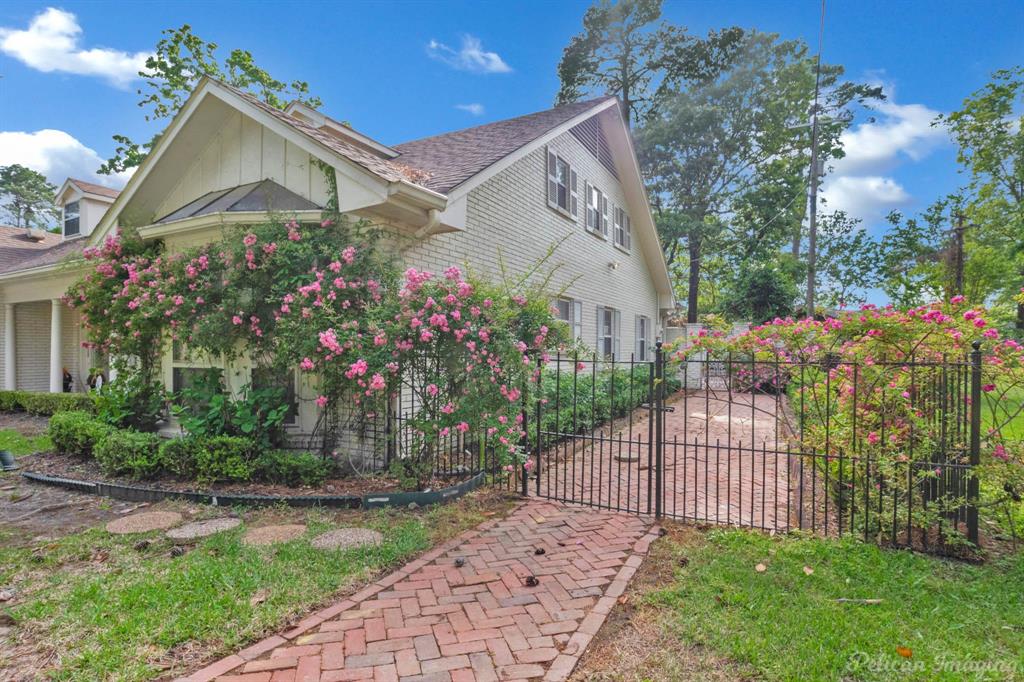Shreveport, Louisiana, 71106, United States, 5 Bedrooms Bedrooms, ,3 BathroomsBathrooms,Residential,For Sale,1804605