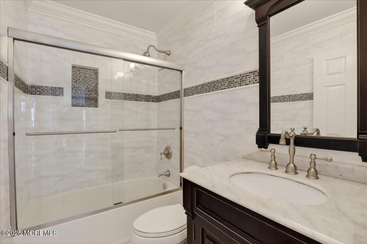 Howell, New Jersey, 07731, United States, 4 Bedrooms Bedrooms, ,3 BathroomsBathrooms,Residential,For Sale,2005606