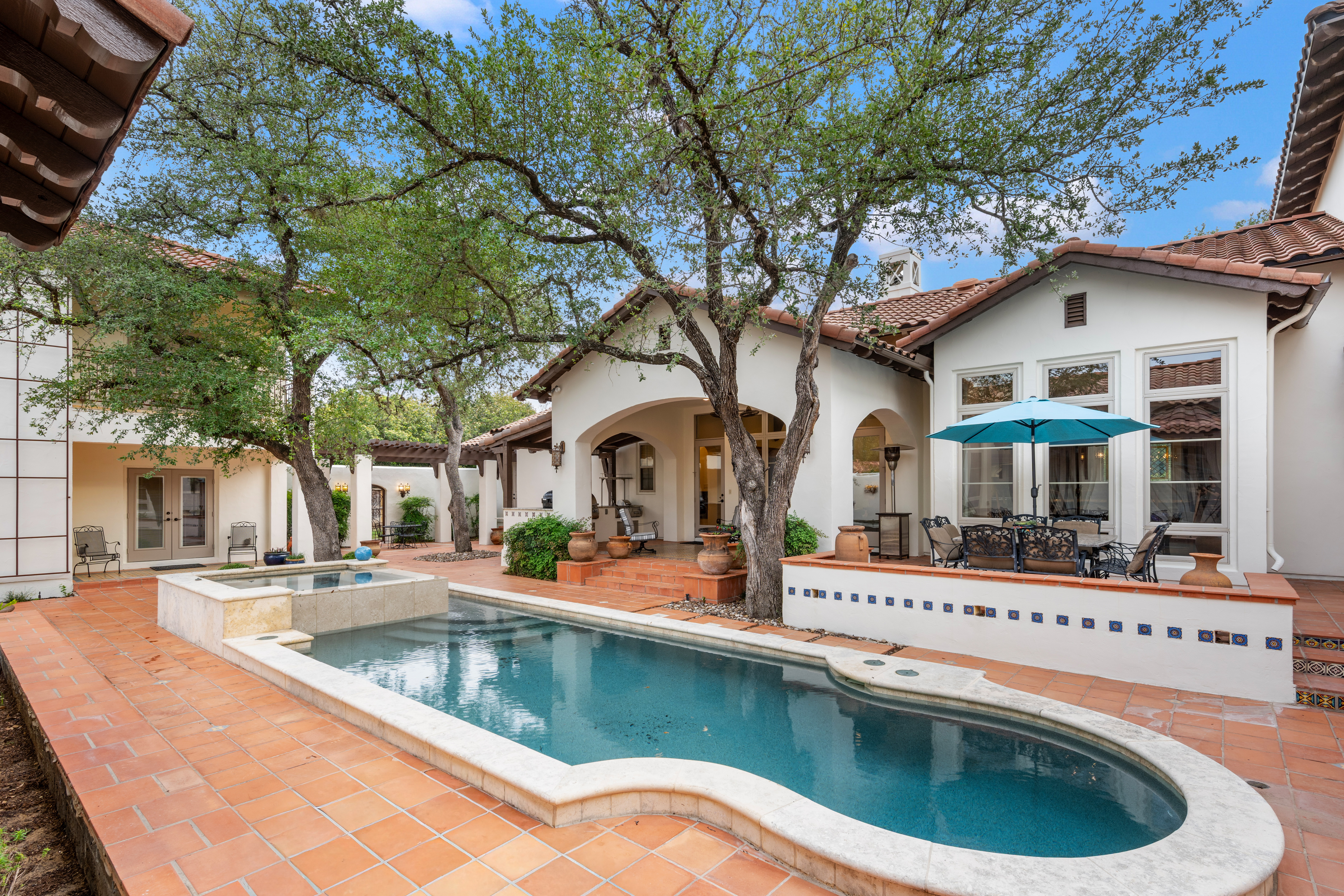  Custom Estate with Pool, Courtyard and Wine Room - 物件實景