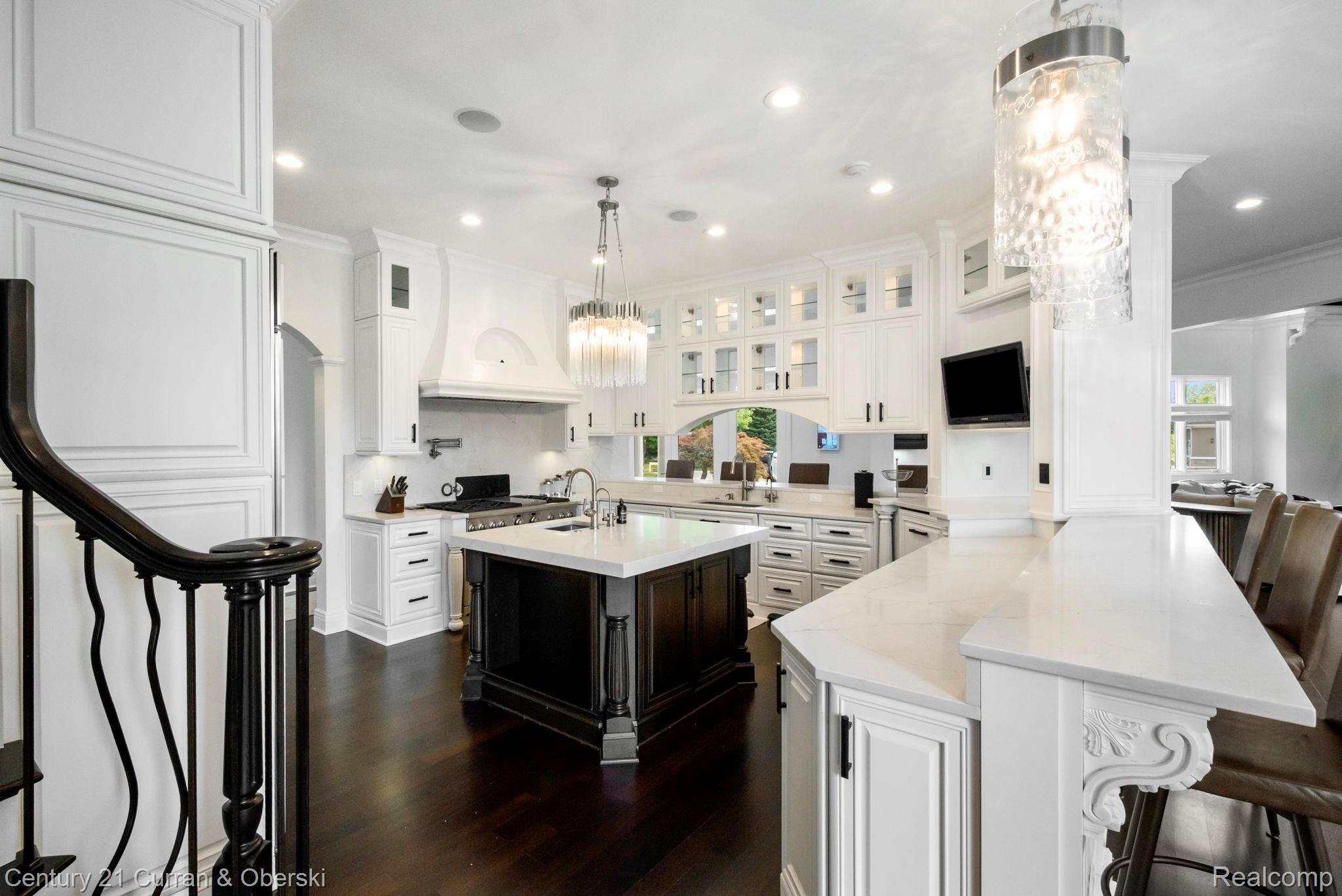 South Lyon, Michigan, 48178, United States, 6 Bedrooms Bedrooms, ,8 BathroomsBathrooms,Residential,For Sale,1914337