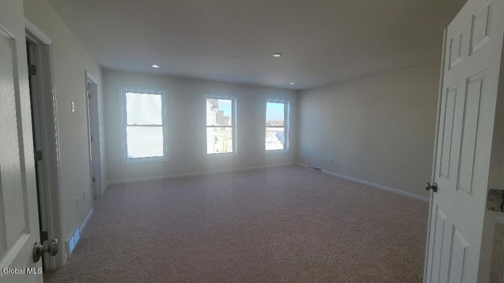 Mechanicville, New York, 12118, United States, 3 Bedrooms Bedrooms, ,3 BathroomsBathrooms,Residential,For Sale,1989514