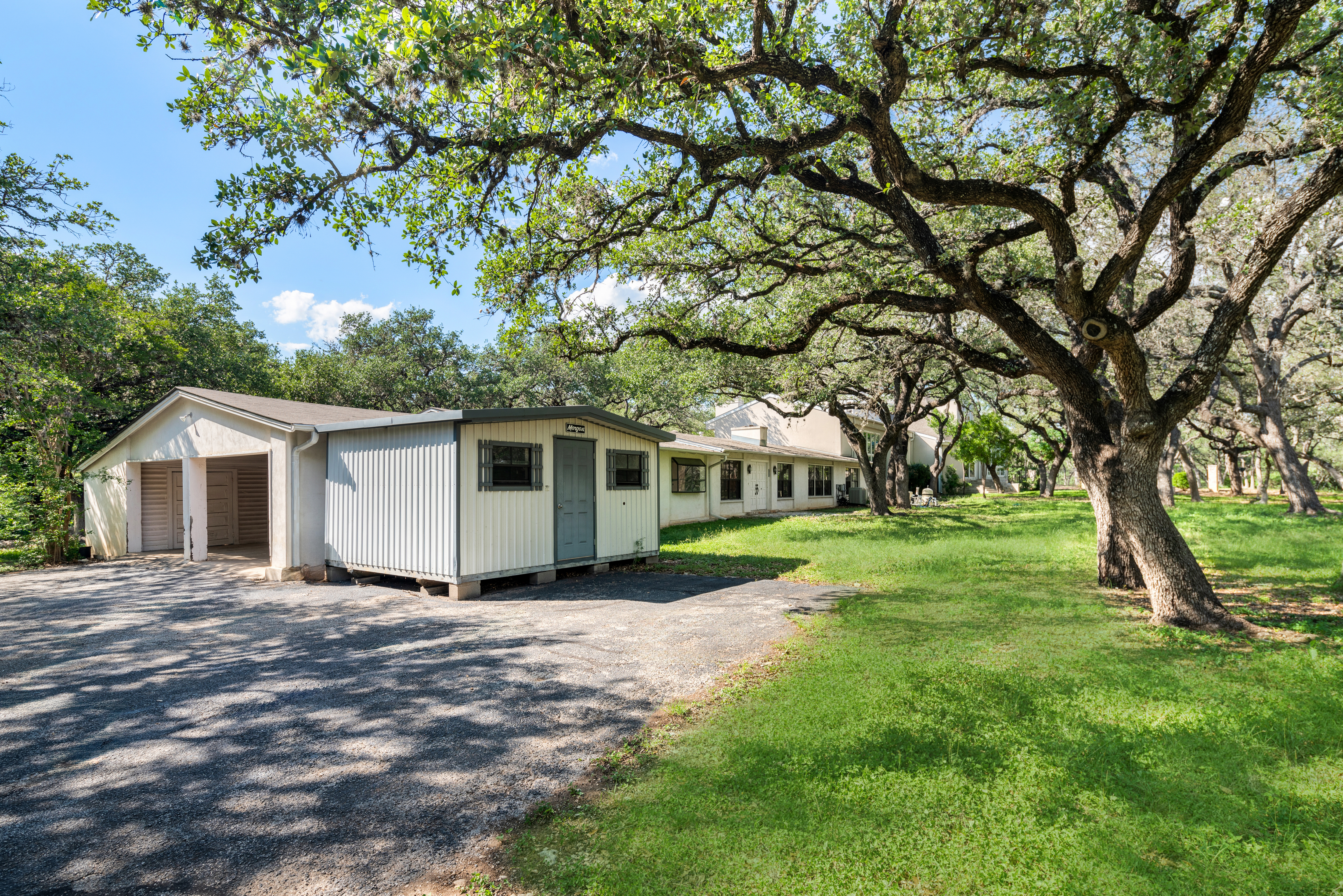  Timeless Estate in the Heart of Hill Country Village - 物件實景