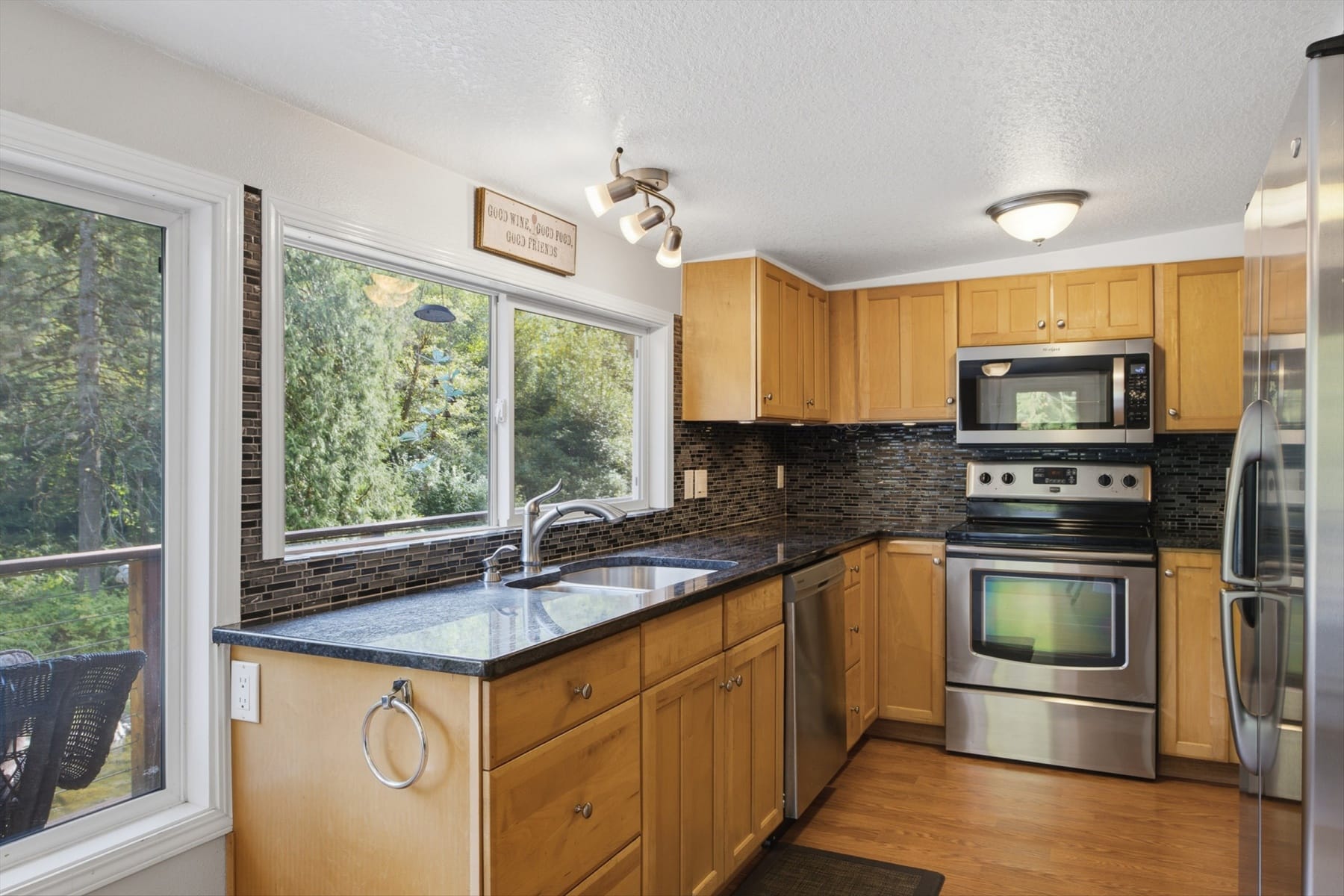  36115 NE WASHOUGAL RIVER RD Washougal, WA 98671 - 物件實景