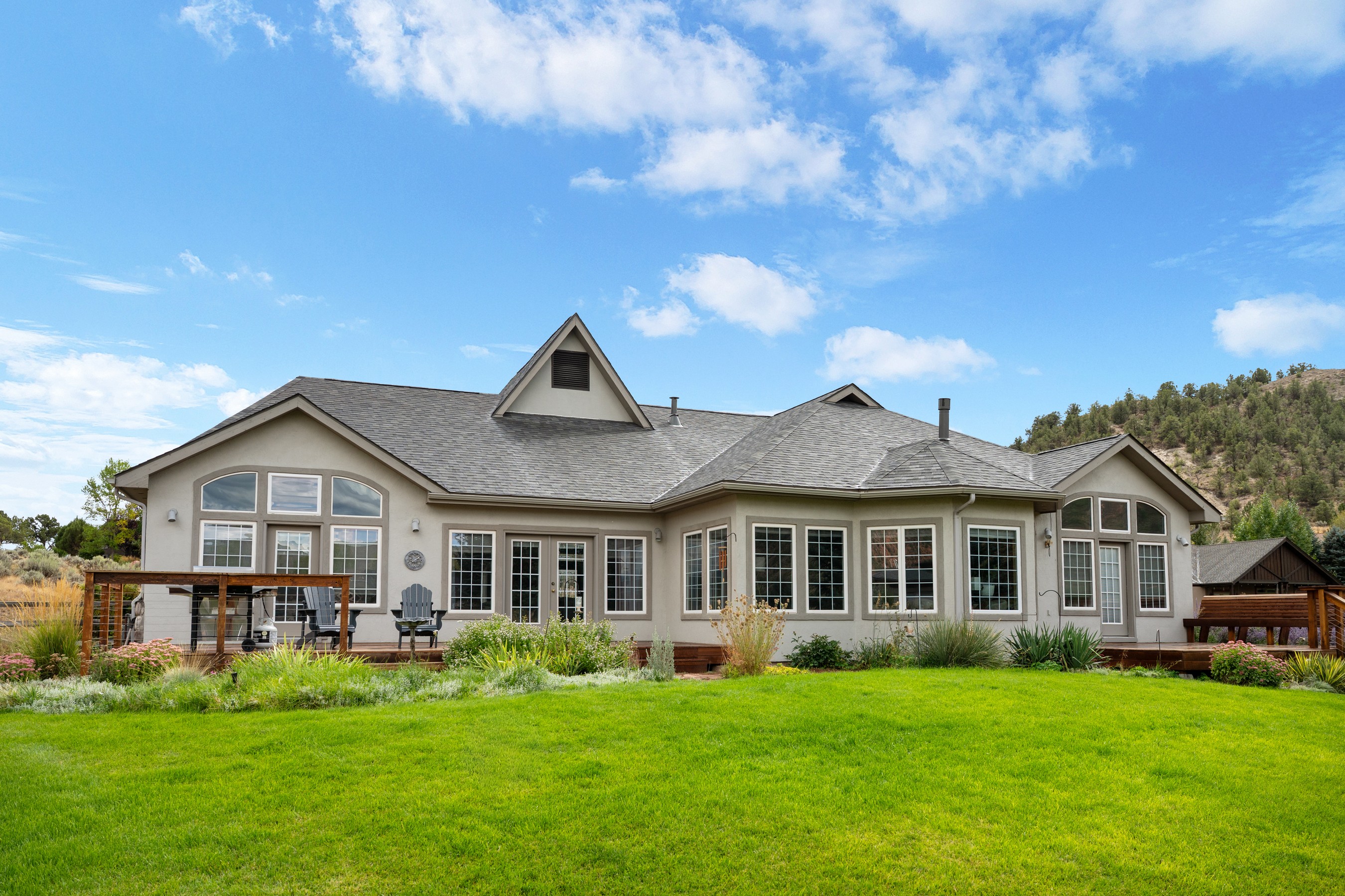  Move-In Ready Mountain Living - 物件實景
