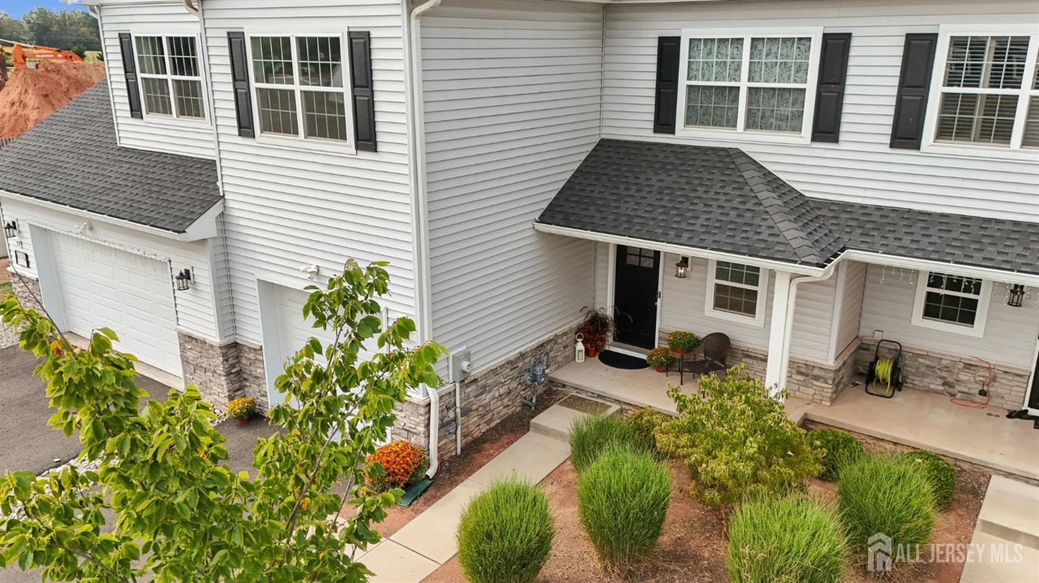 Franklin Twsp, New Jersey, 08873, United States, 2 Bedrooms Bedrooms, ,3 BathroomsBathrooms,Residential,For Sale,2003285