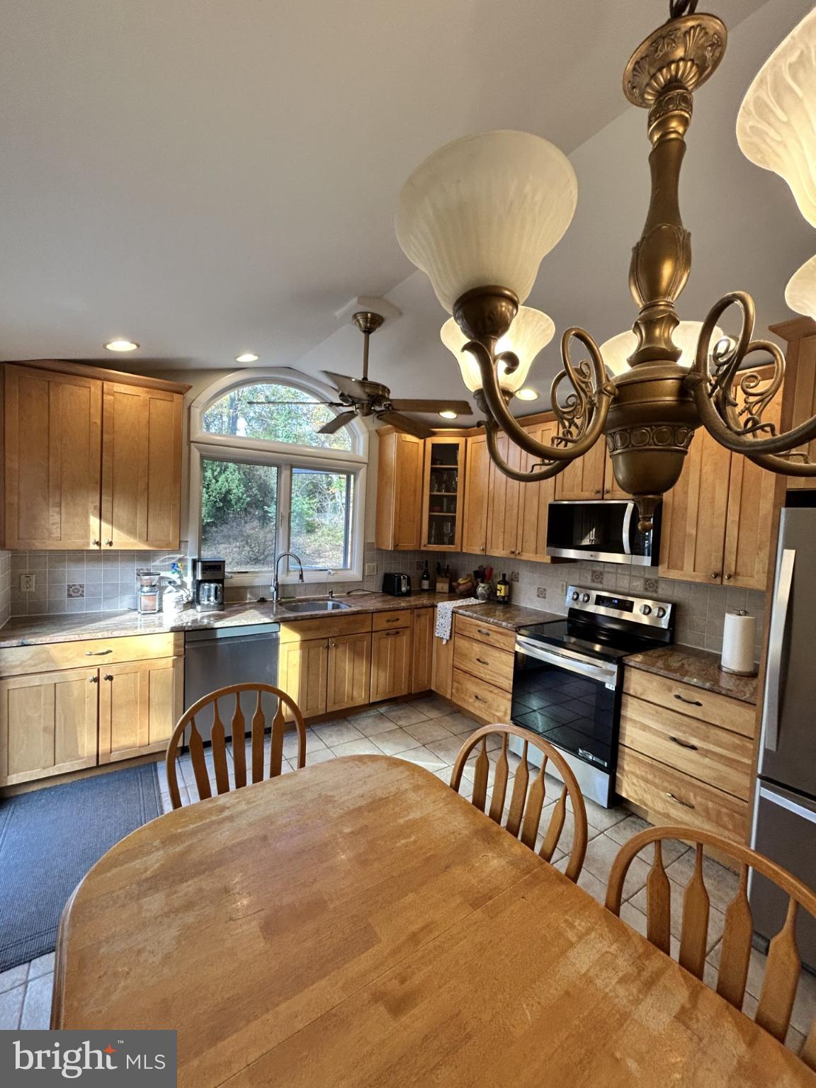 Beltsville, Maryland, 20705, United States, 3 Bedrooms Bedrooms, ,2 BathroomsBathrooms,Residential,For Sale,1987066