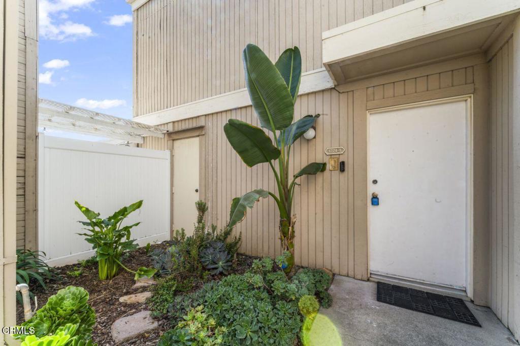 Ventura, California, 93003, United States, 2 Bedrooms Bedrooms, ,1 BathroomBathrooms,Residential,For Sale,1957237