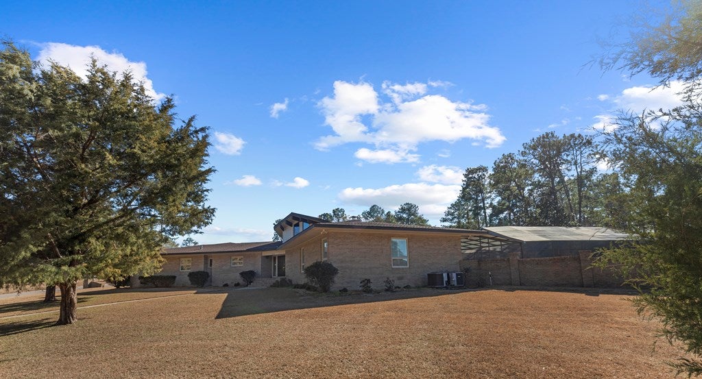 3001 Foxridge, Dothan, Alabama, 36303, United States, 3 Bedrooms Bedrooms, ,4 BathroomsBathrooms,Residential,For Sale,3001 Foxridge,1473328