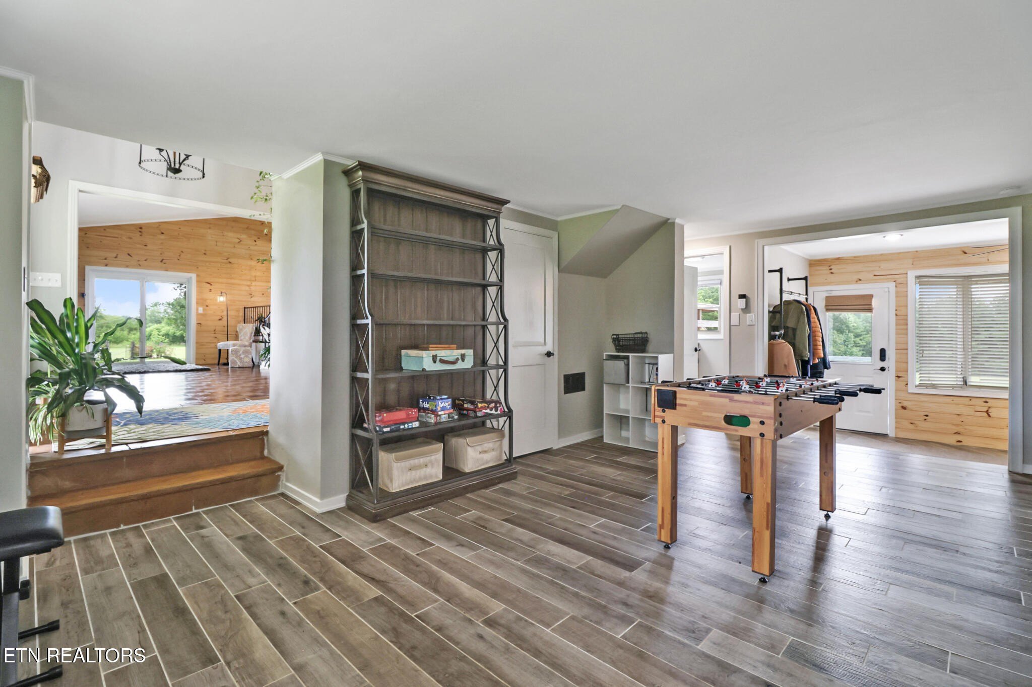 Crossville, Tennessee, 38571, United States, 5 Bedrooms Bedrooms, ,3 BathroomsBathrooms,Residential,For Sale,1986080