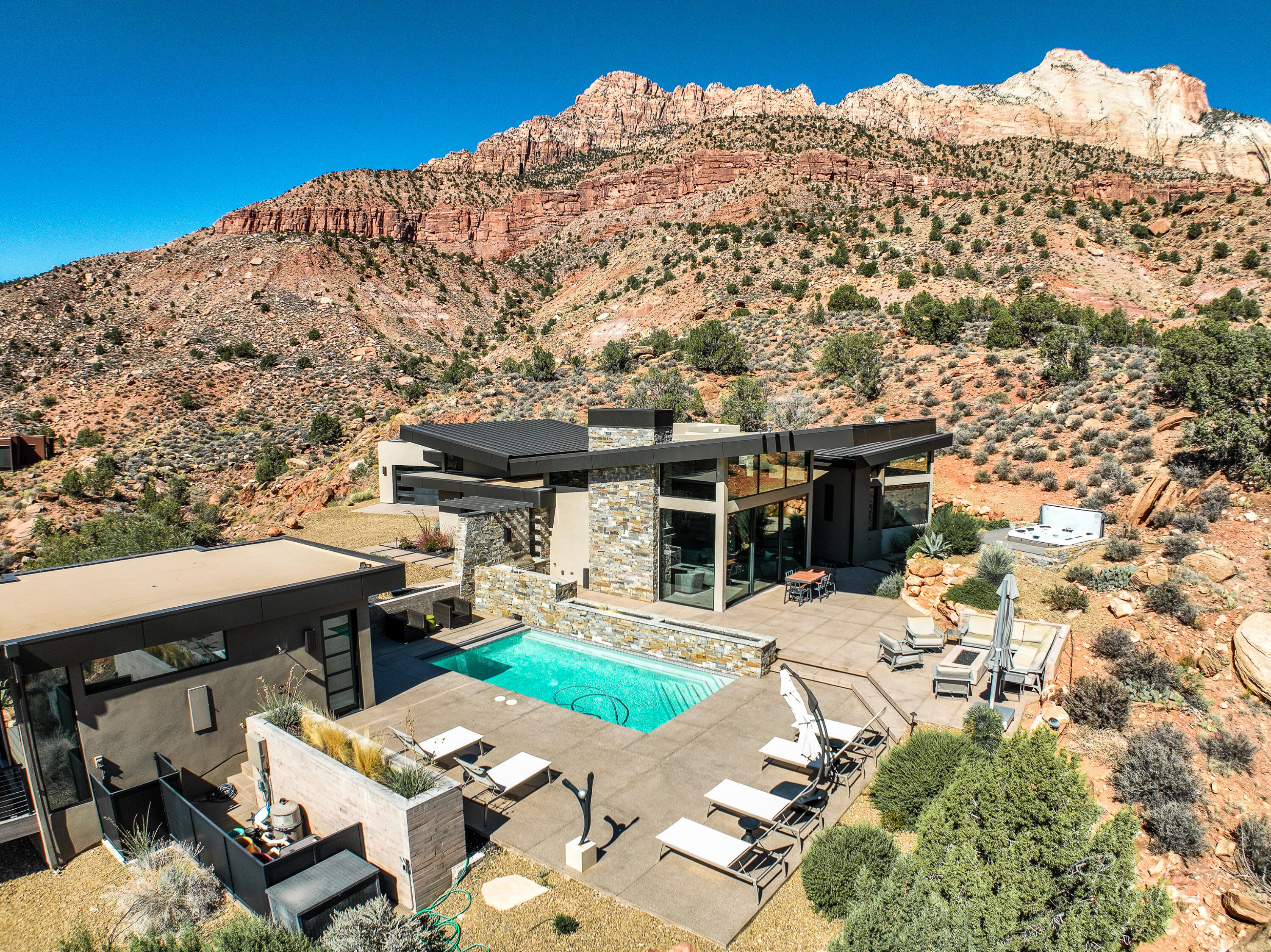 Springdale, Utah, 84767, United States, 4 Bedrooms Bedrooms, ,Residential,For Sale,1991496