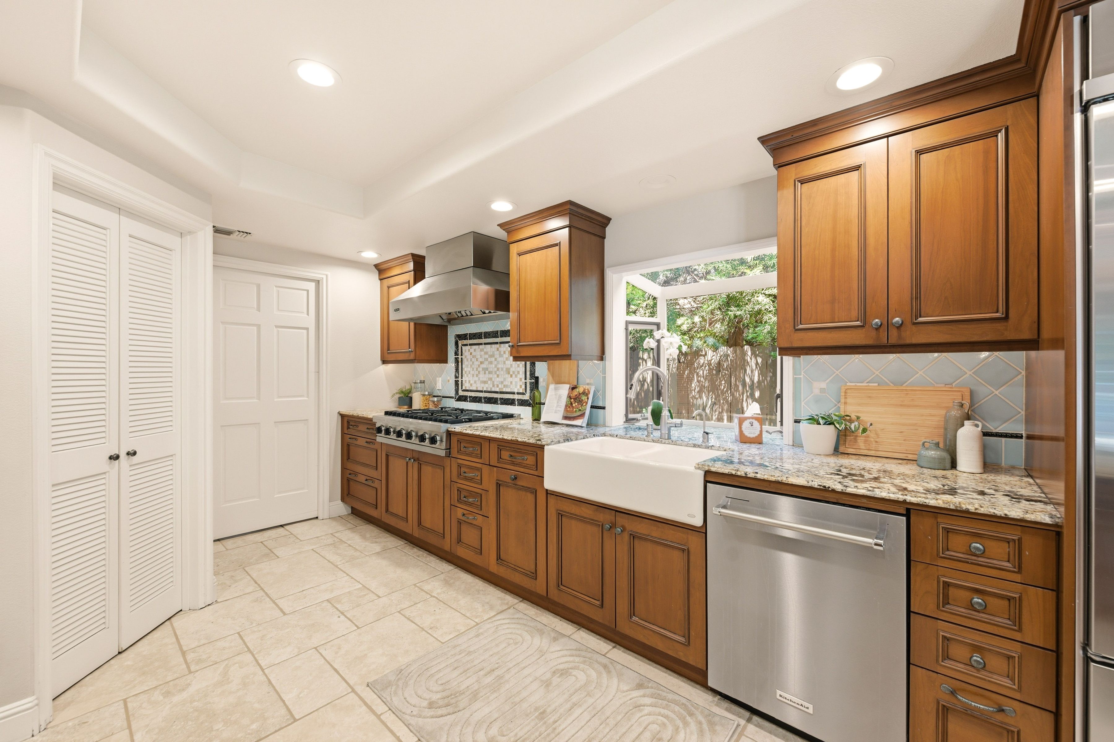 8 Faculty Court, Thousand Oaks - 物件實景