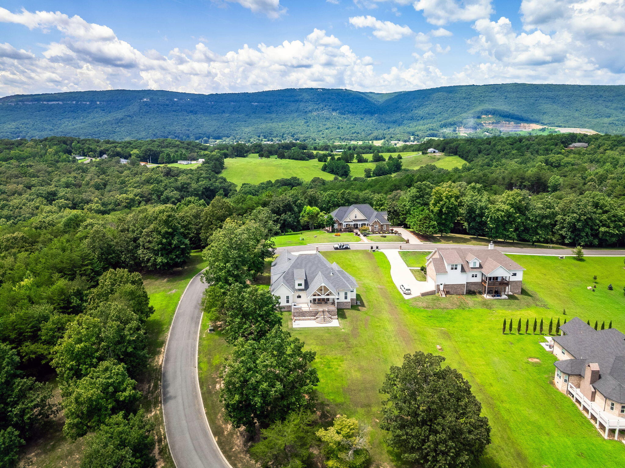 Dunlap, Tennessee, 37327, United States, 4 Bedrooms Bedrooms, ,4 BathroomsBathrooms,Residential,For Sale,1914662