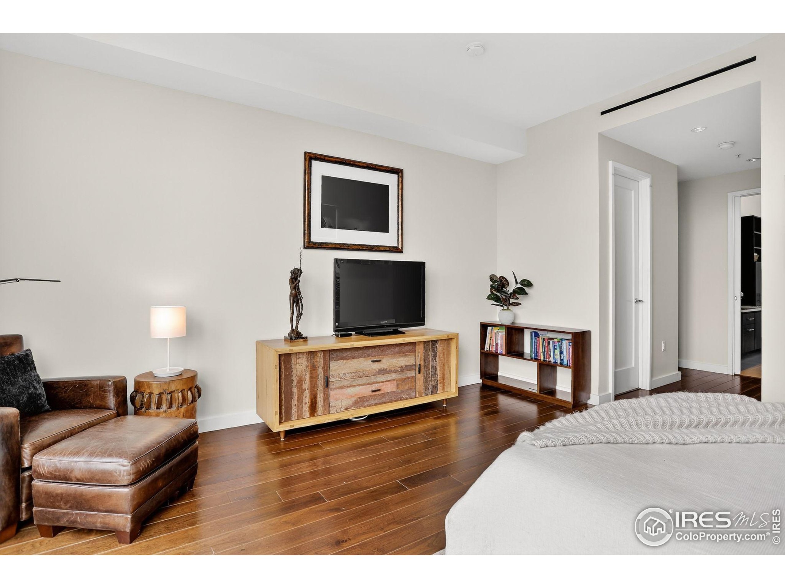 Boulder, Colorado, 80302, United States, 1 Bedroom Bedrooms, ,2 BathroomsBathrooms,Residential,For Sale,1942298