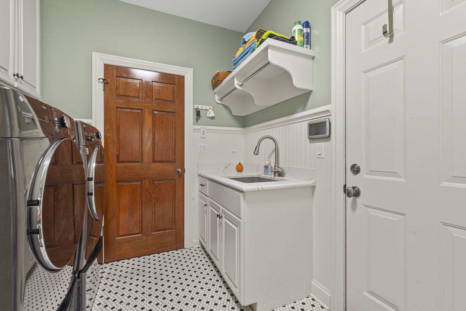 Batavia, Illinois, 60510, United States, 4 Bedrooms Bedrooms, ,6 BathroomsBathrooms,Residential,For Sale,1988116