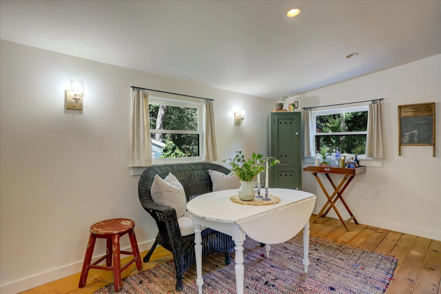 Nevada City, California, 95959, United States, 2 Bedrooms Bedrooms, ,1 BathroomBathrooms,Residential,For Sale,1982930