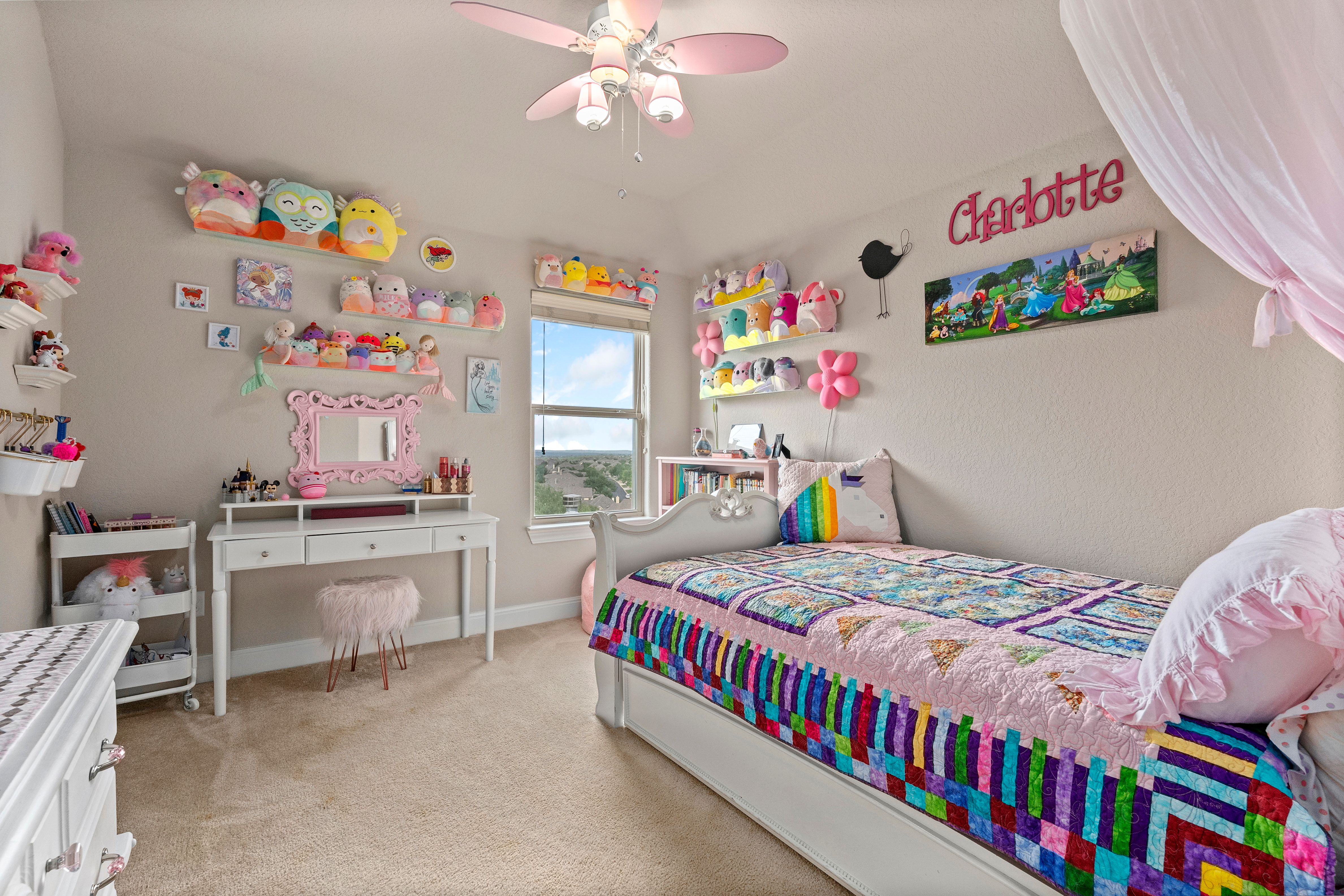  Thoughtfully Designed with Exceptional Floor Plan - 物件實景