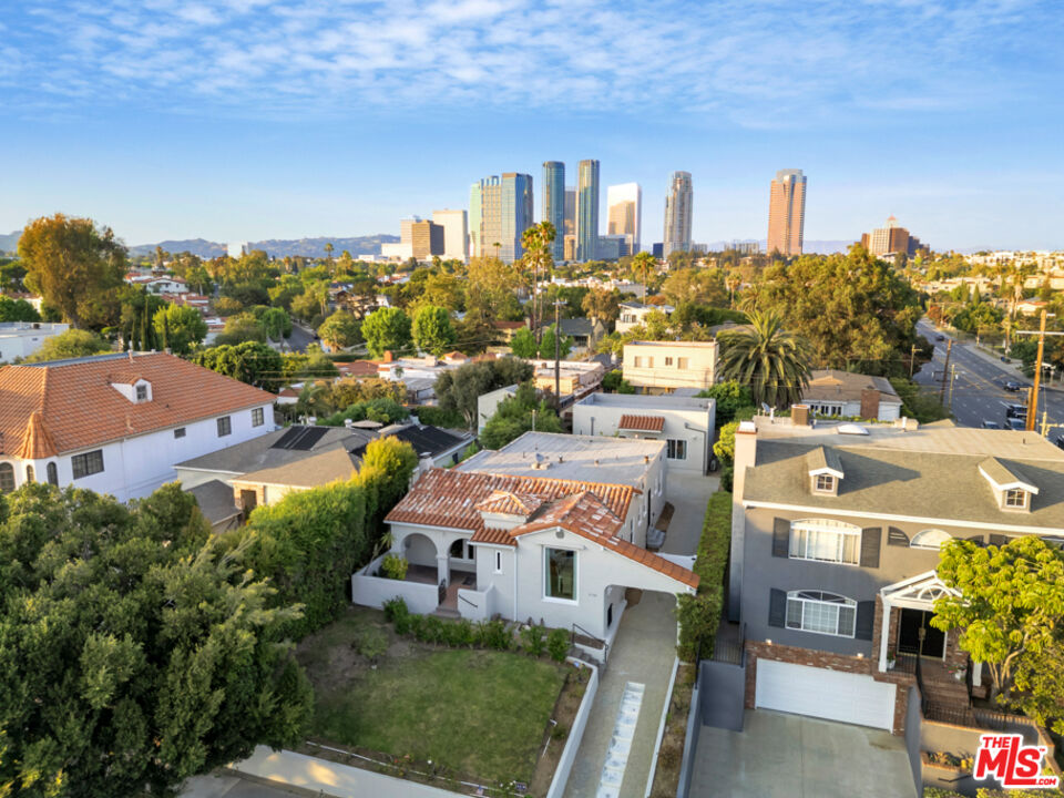 Los Angeles, California, 90025, United States, 5 Bedrooms Bedrooms, ,4 BathroomsBathrooms,Residential,For Sale,1934353