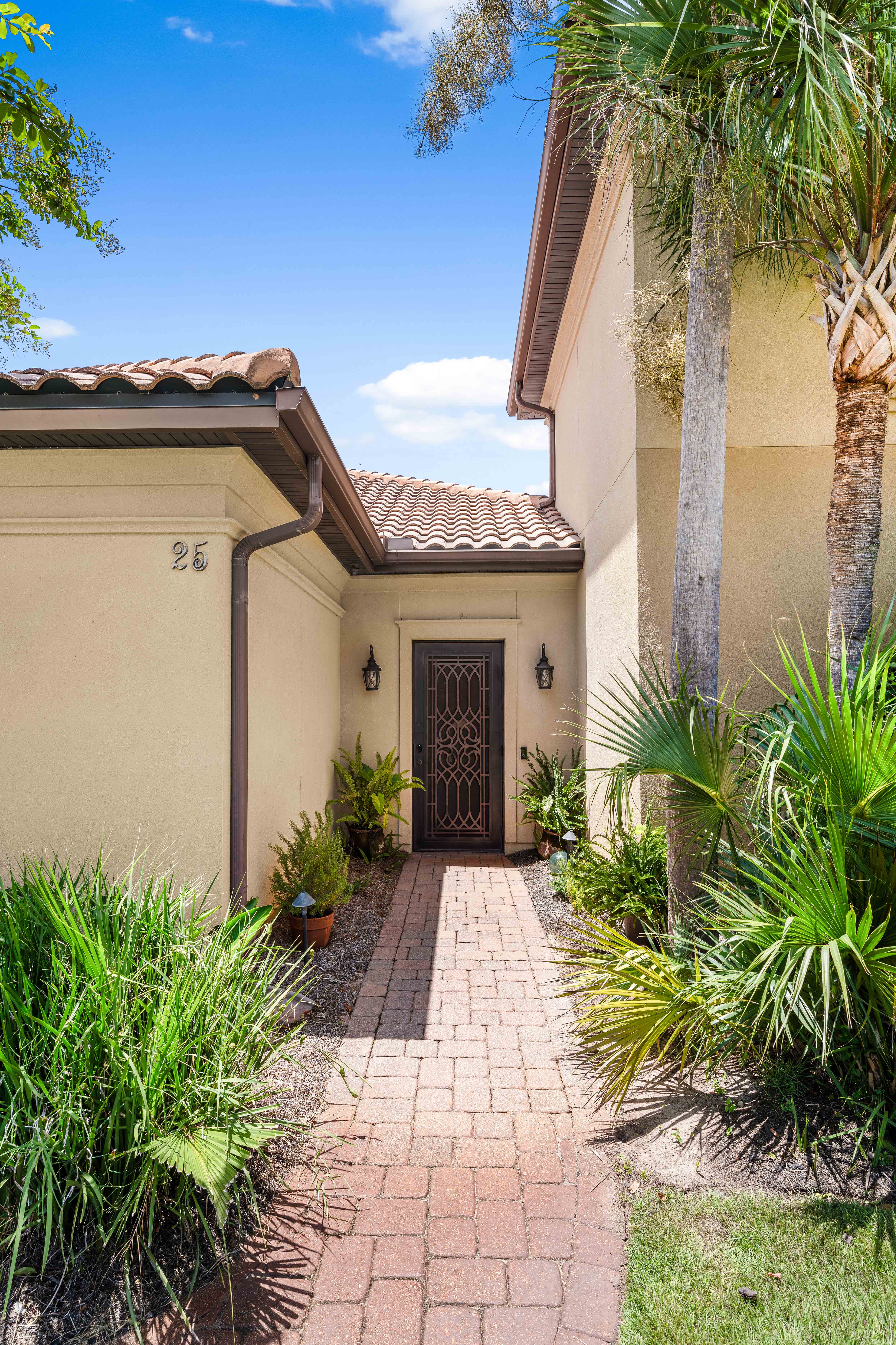  Updated Golf Course Home with Private Courtyard Retreat - 物件實景