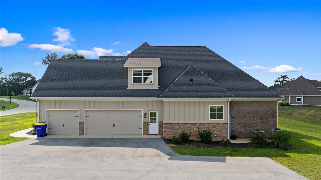 Bowling Green, Kentucky, 42103, United States, 5 Bedrooms Bedrooms, ,3 BathroomsBathrooms,Residential,For Sale,1752751