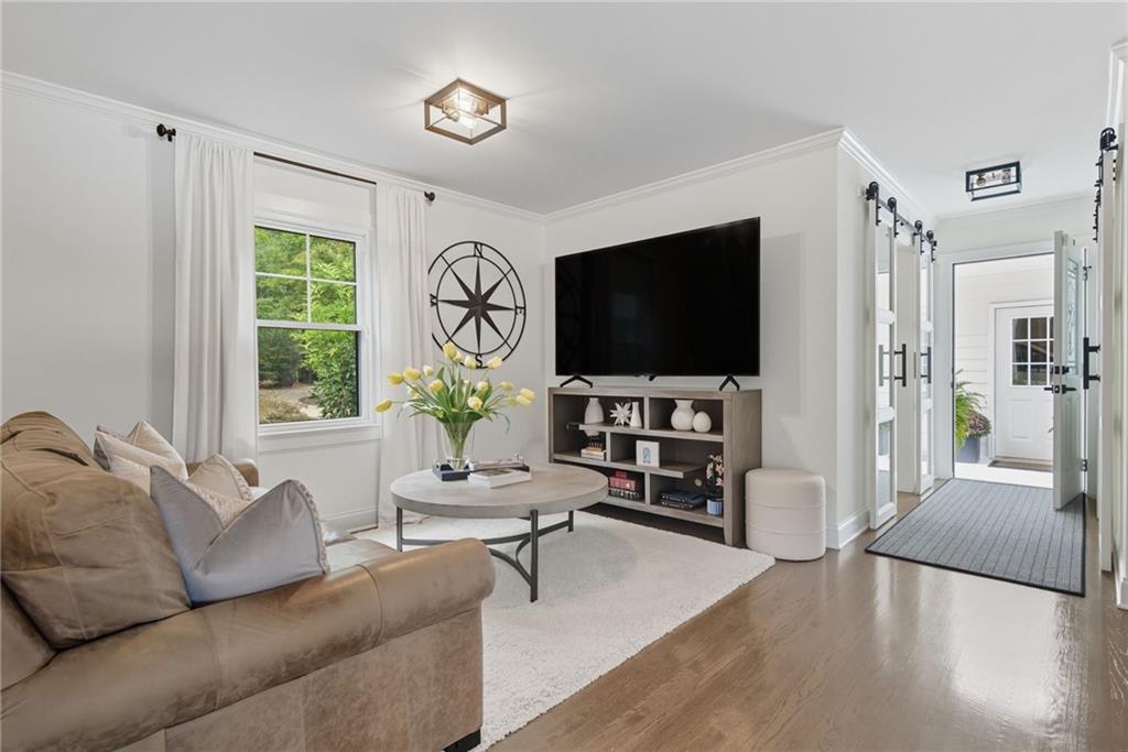 Alpharetta, Georgia, 30005, United States, 4 Bedrooms Bedrooms, ,6 BathroomsBathrooms,Residential,For Sale,1983404