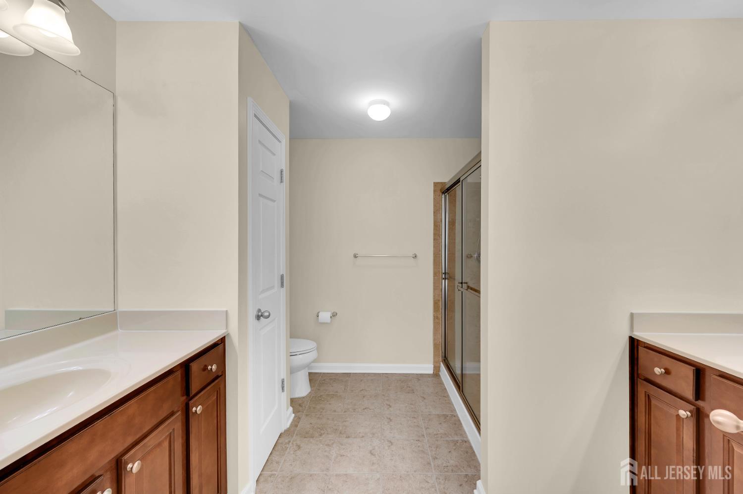 North Brunswick, New Jersey, 08902, United States, 3 Bedrooms Bedrooms, ,4 BathroomsBathrooms,Residential,For Sale,1987808