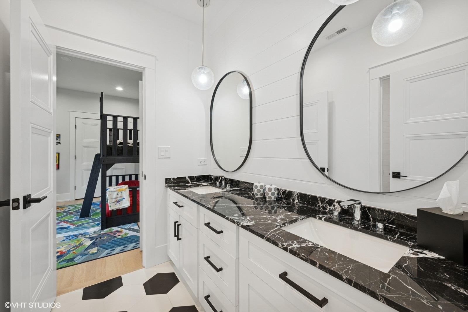 Northbrook, Illinois, 60062, United States, 5 Bedrooms Bedrooms, ,5 BathroomsBathrooms,Residential,For Sale,1827493