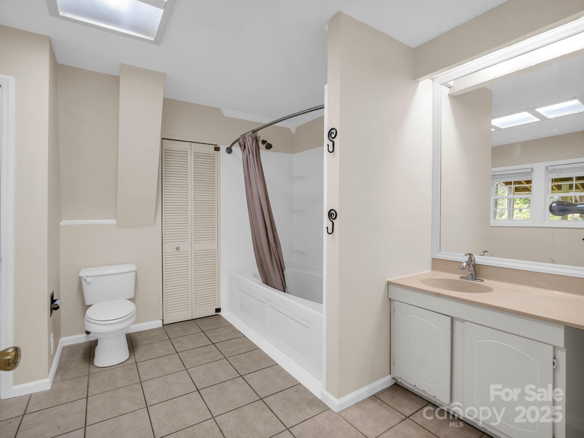 Lake Lure, North Carolina, 28746, United States, 4 Bedrooms Bedrooms, ,4 BathroomsBathrooms,Residential,For Sale,1990226