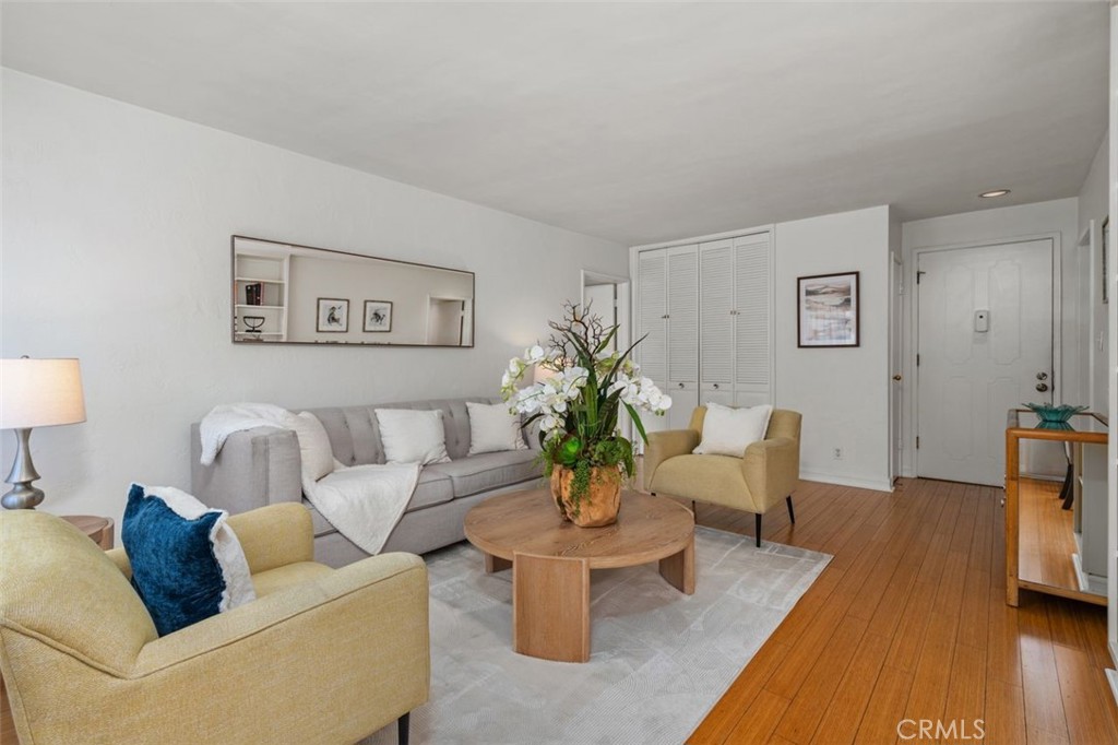 Los Angeles, California, 90025, United States, 2 Bedrooms Bedrooms, ,2 BathroomsBathrooms,Residential,For Sale,1912181