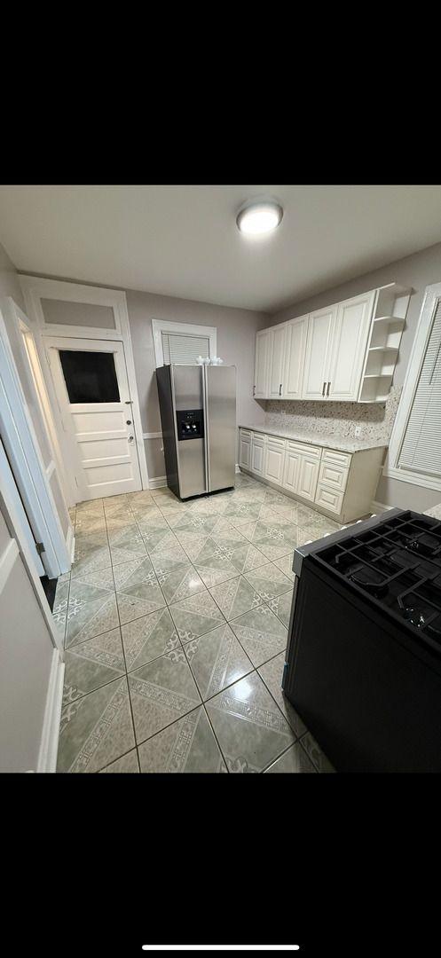 Chicago, Illinois, 60625, United States, 6 Bedrooms Bedrooms, ,Residential,For Sale,2006244