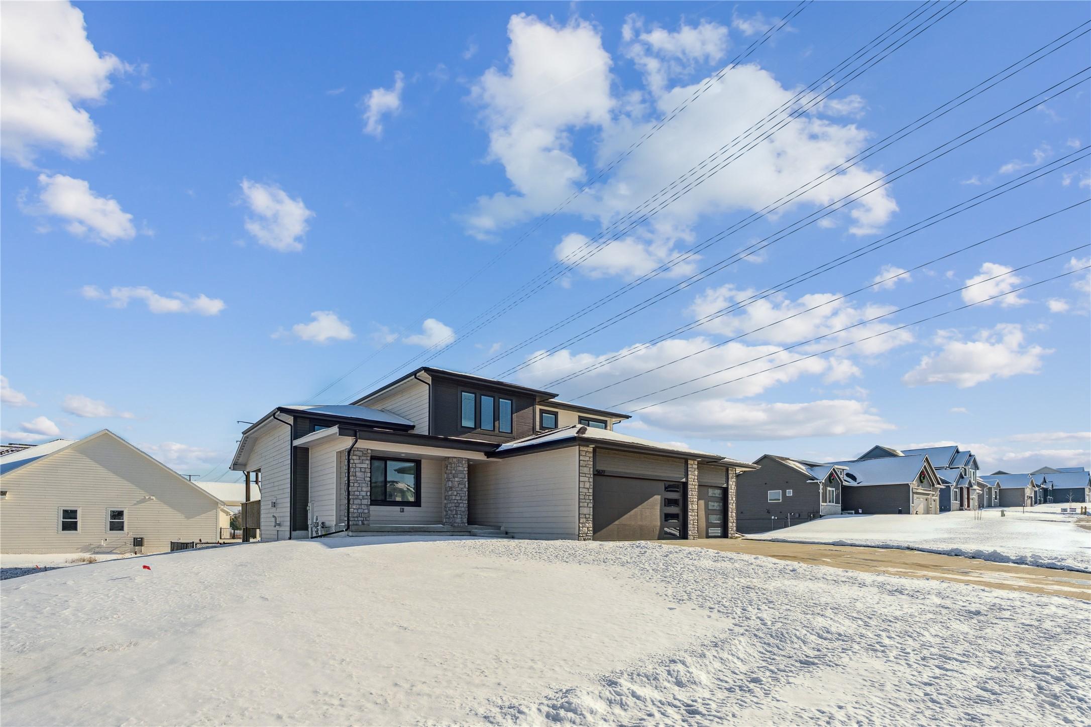 Urbandale, Iowa, 50323, United States, 5 Bedrooms Bedrooms, ,4 BathroomsBathrooms,Residential,For Sale,2005616