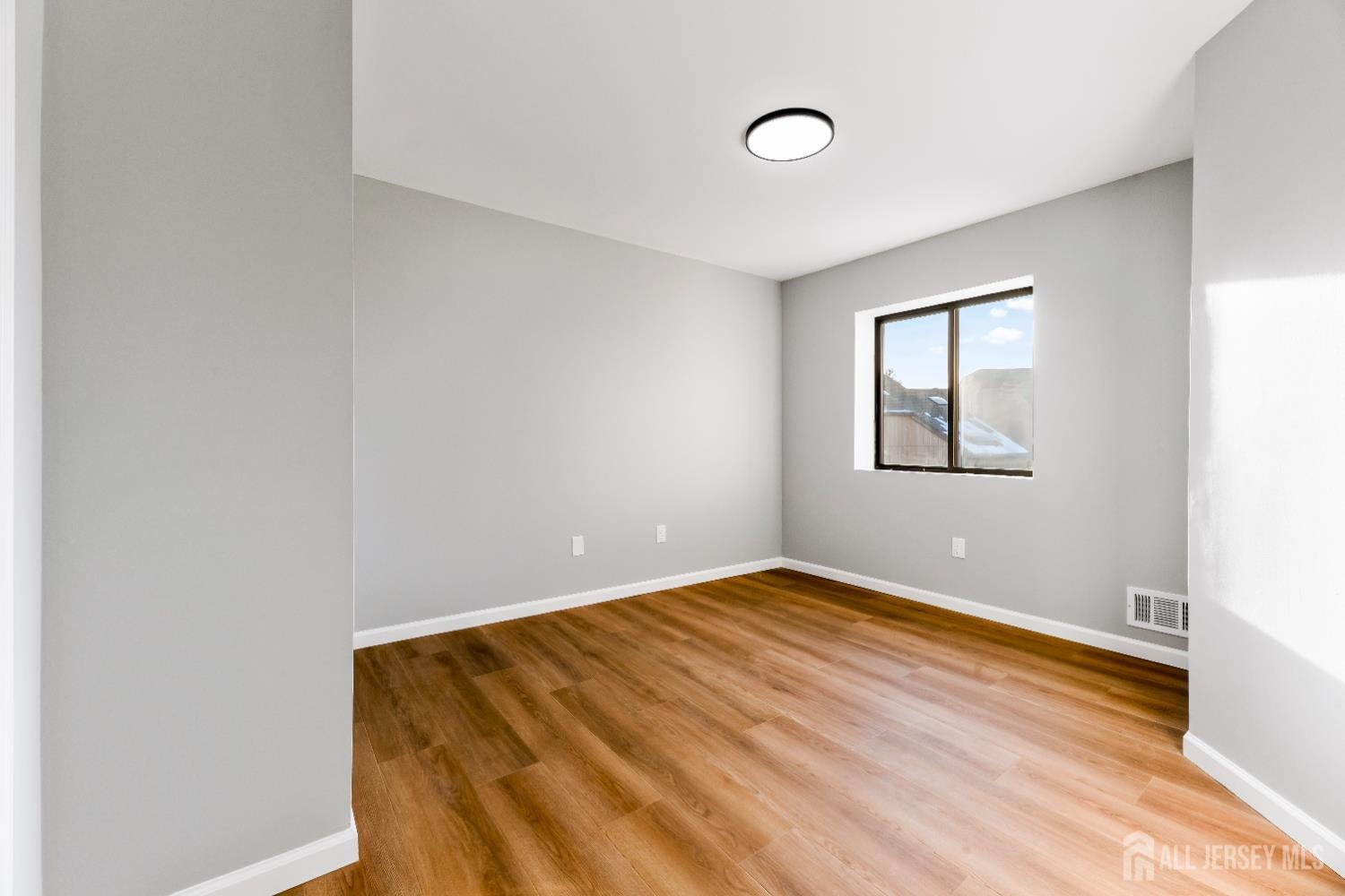 Old Bridge, New Jersey, 08857, United States, 3 Bedrooms Bedrooms, ,3 BathroomsBathrooms,Residential,For Sale,2010346