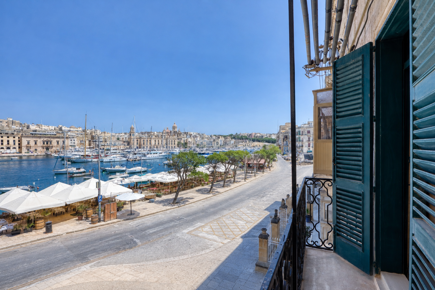  House of Character with Marina and Waterfront Views - 物件實景