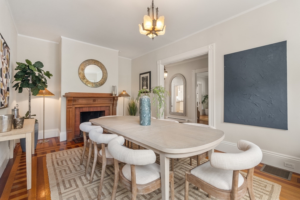 Cambridge, Massachusetts, 02140, United States, 5 Bedrooms Bedrooms, ,4 BathroomsBathrooms,Residential,For Sale,1939674