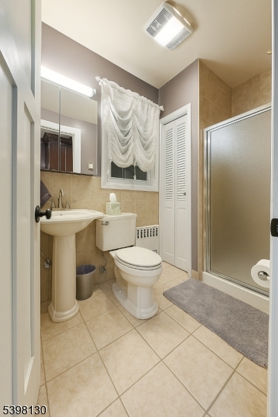 Clifton City, New Jersey, 07013, United States, 2 Bedrooms Bedrooms, ,2 BathroomsBathrooms,Residential,For Sale,1995655