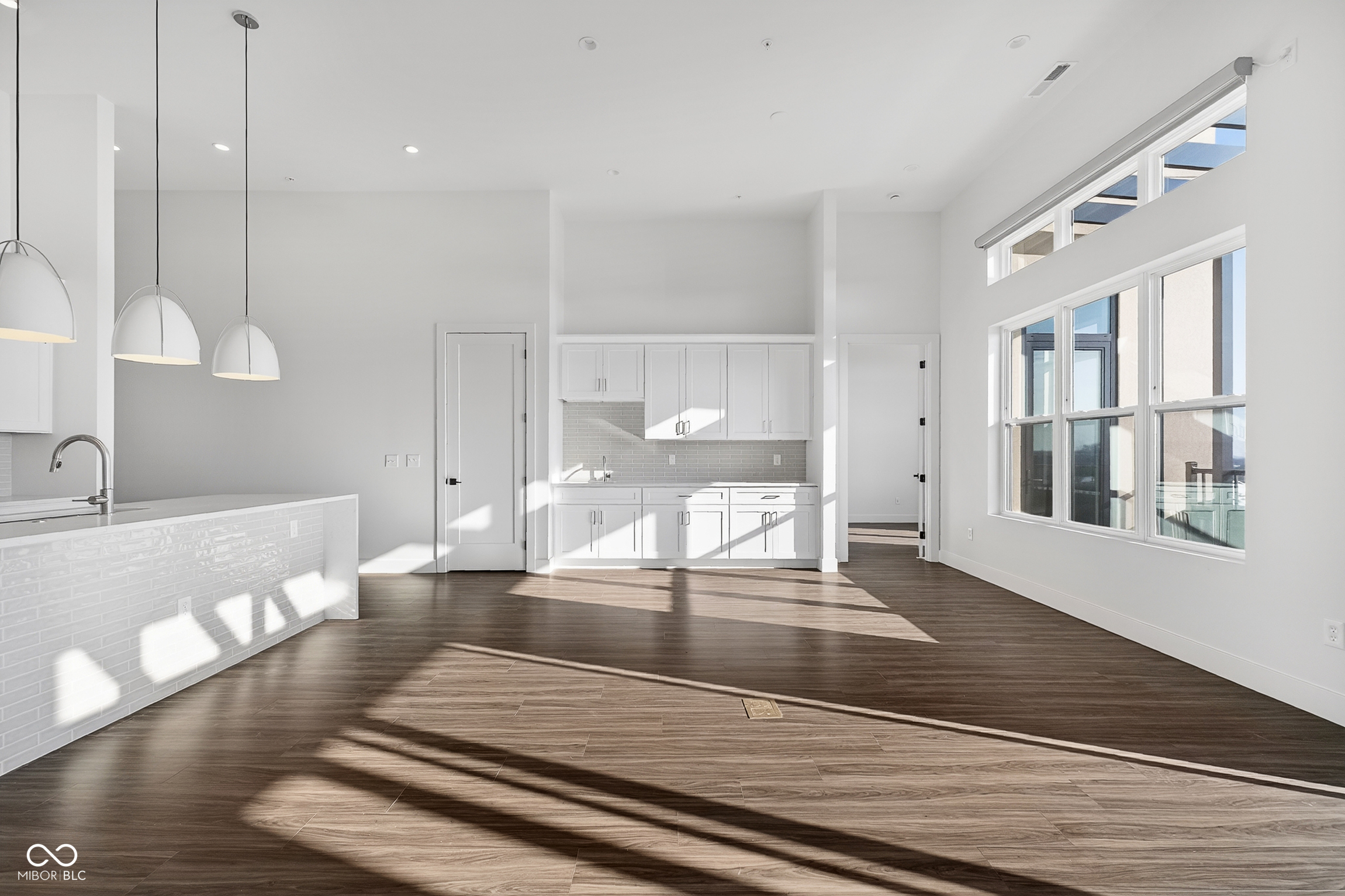 Carmel, Indiana, 46032, United States, 2 Bedrooms Bedrooms, ,3 BathroomsBathrooms,Residential,For Sale,1977129