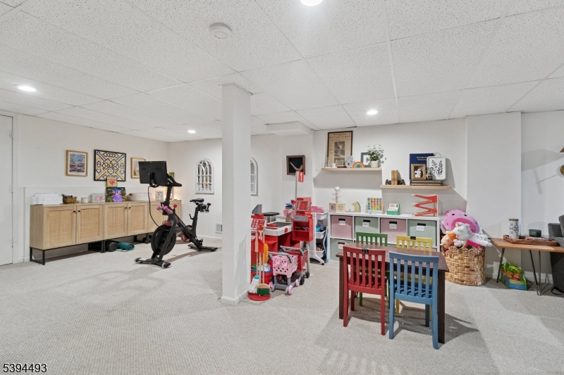 West Orange Twp., New Jersey, 07052, United States, 3 Bedrooms Bedrooms, ,3 BathroomsBathrooms,Residential,For Sale,1987656