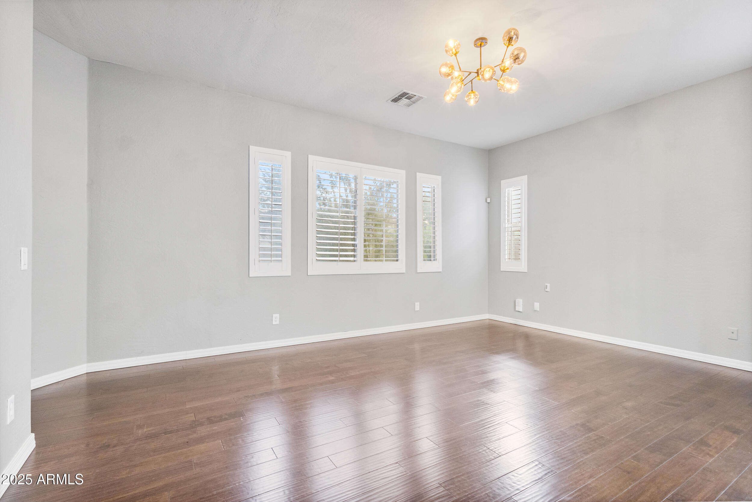 Phoenix, Arizona, 85050, United States, 5 Bedrooms Bedrooms, ,Residential,For Sale,1949706