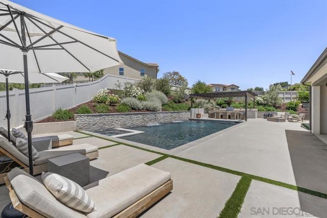 Escondido, California, 92029, United States, 5 Bedrooms Bedrooms, ,5 BathroomsBathrooms,Residential,For Sale,2029971