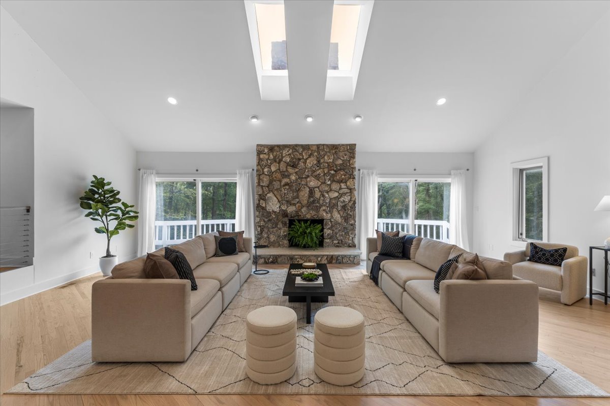 Bernardsville, New Jersey, 07924, United States, 5 Bedrooms Bedrooms, ,6 BathroomsBathrooms,Residential,For Sale,1981424