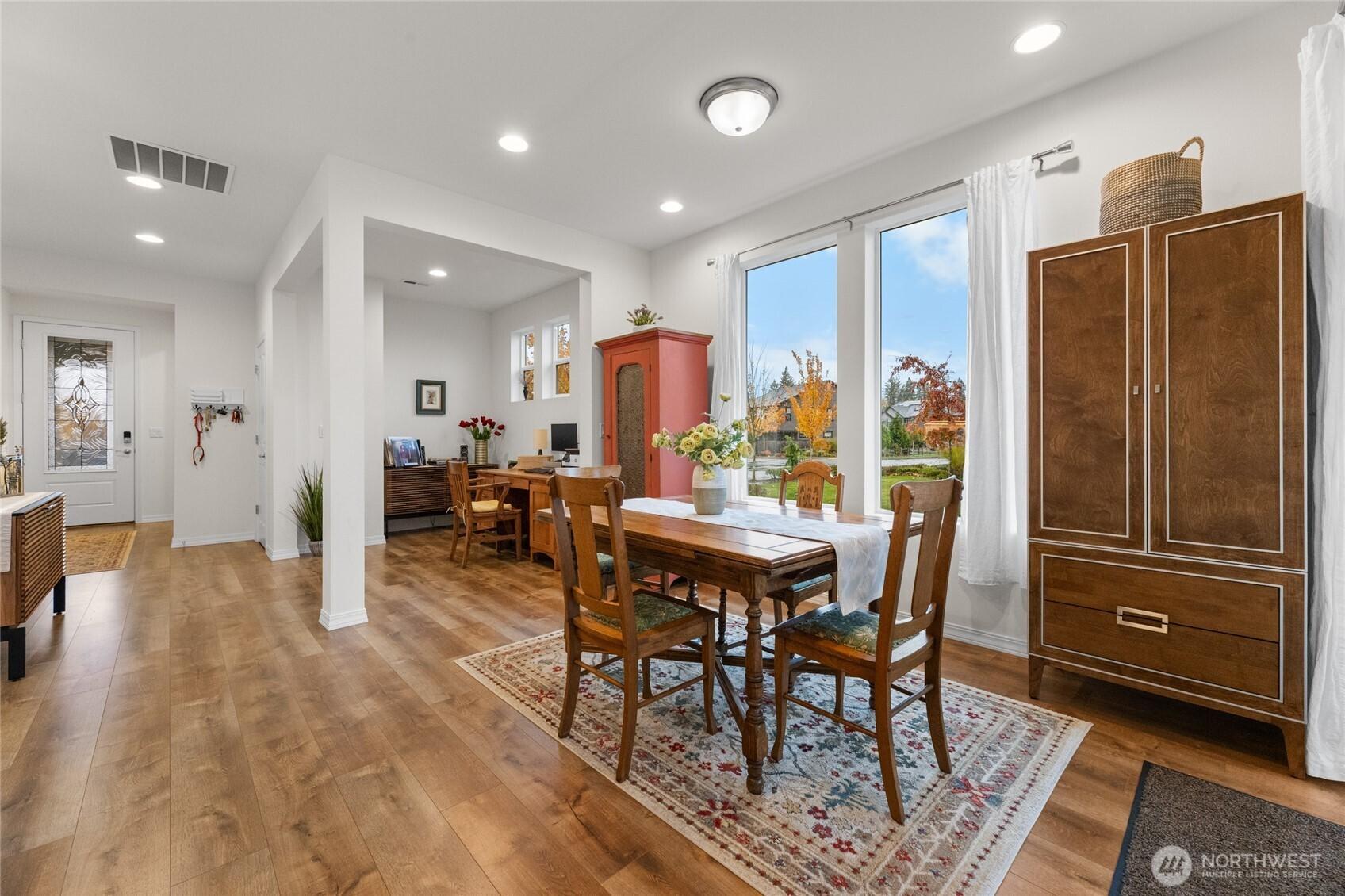 MAPLE VALLEY, Washington, 98038, United States, 2 Bedrooms Bedrooms, ,2 BathroomsBathrooms,Residential,For Sale,1989729