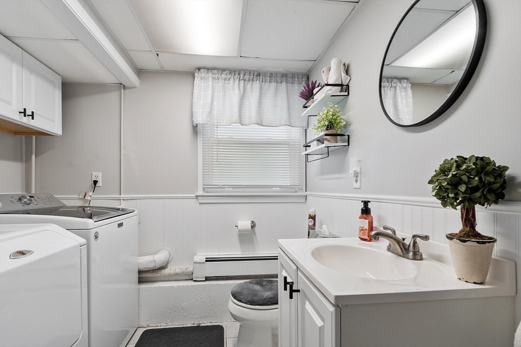 Beverly, Massachusetts, 01915, United States, 3 Bedrooms Bedrooms, ,2 BathroomsBathrooms,Residential,For Sale,1912054