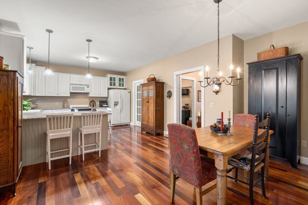 Uxbridge, Massachusetts, 01569, United States, 2 Bedrooms Bedrooms, ,2 BathroomsBathrooms,Residential,For Sale,2006333