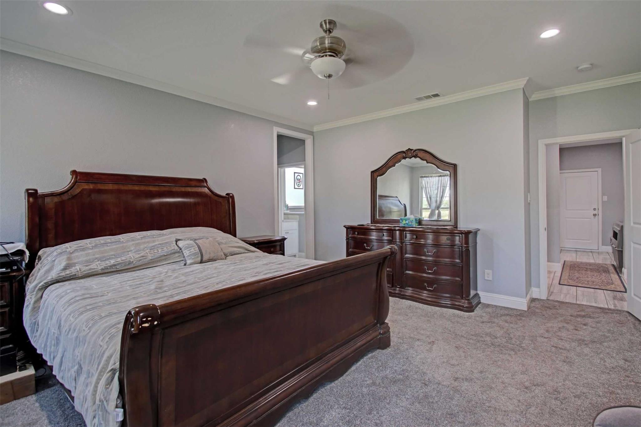 Springtown, Texas, 76082, United States, 4 Bedrooms Bedrooms, ,3 BathroomsBathrooms,Residential,For Sale,1920797