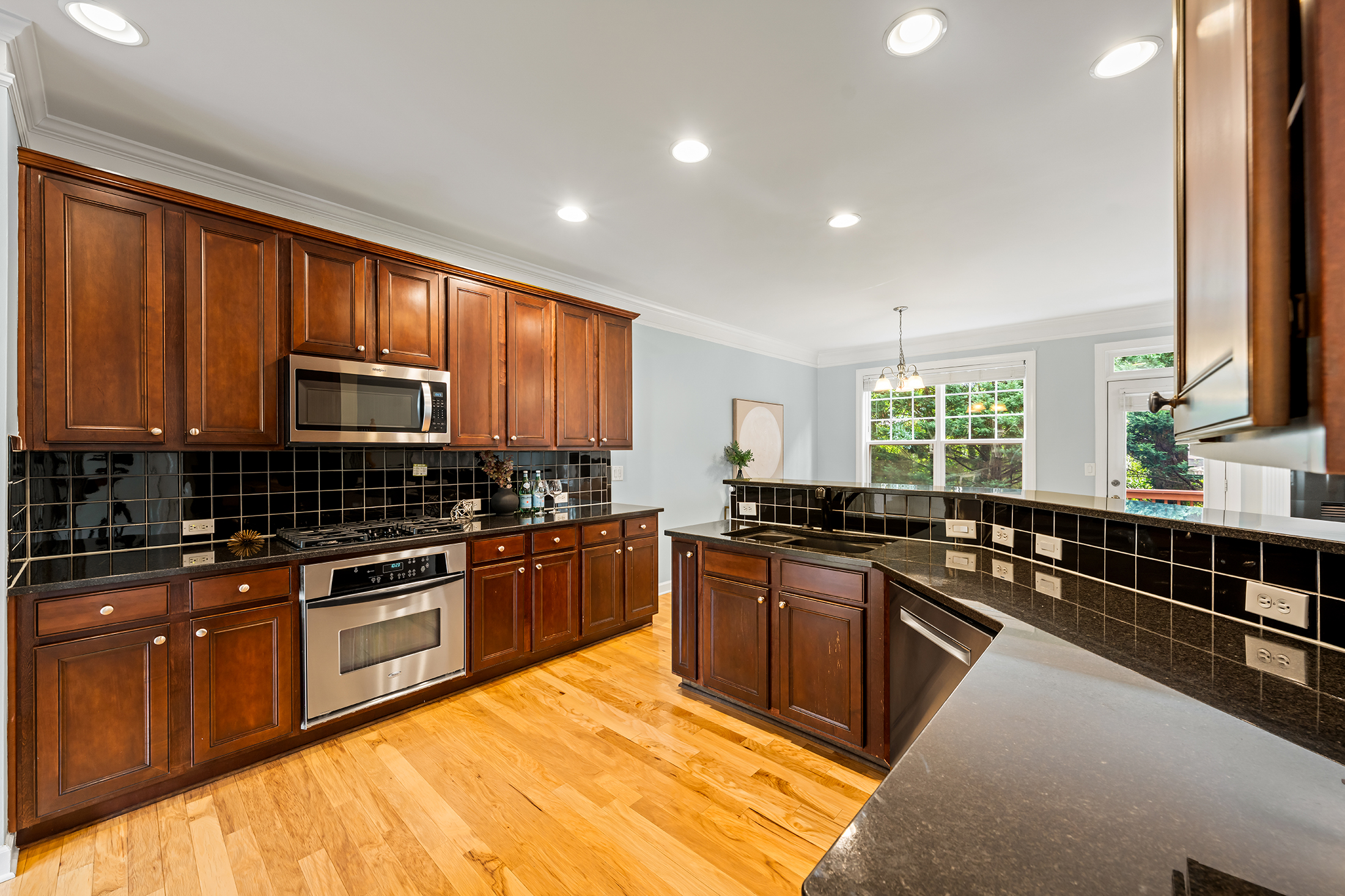  Thoughtfully Updated Brownstone in Brookhaven - 物件實景
