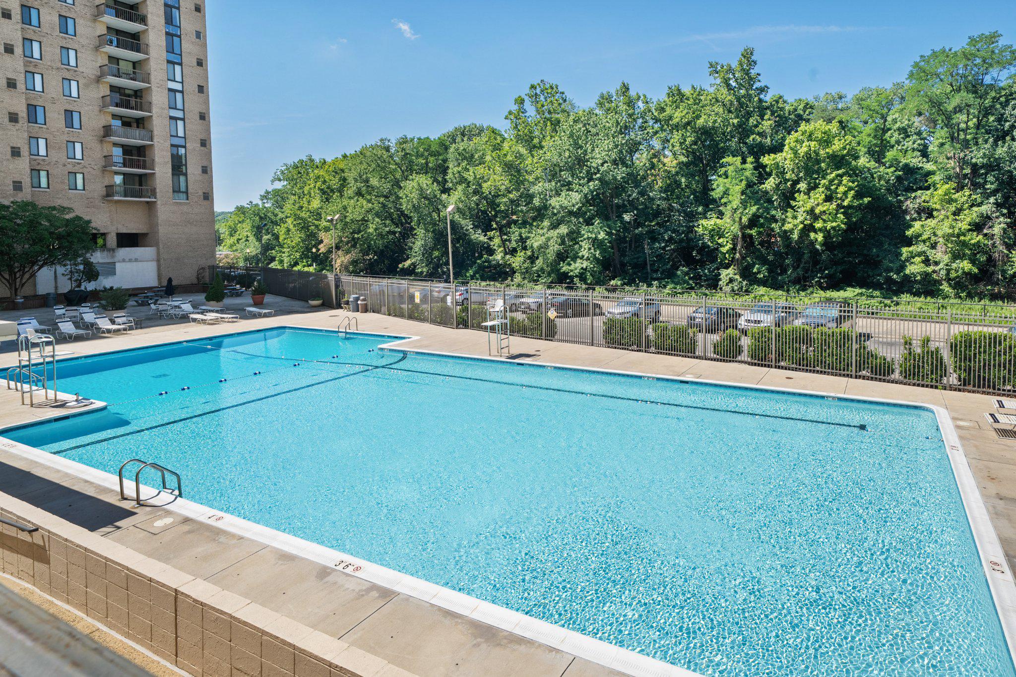  4600 S Four Mile Run Drive, Arlington, VA, 22204 - 物件實景