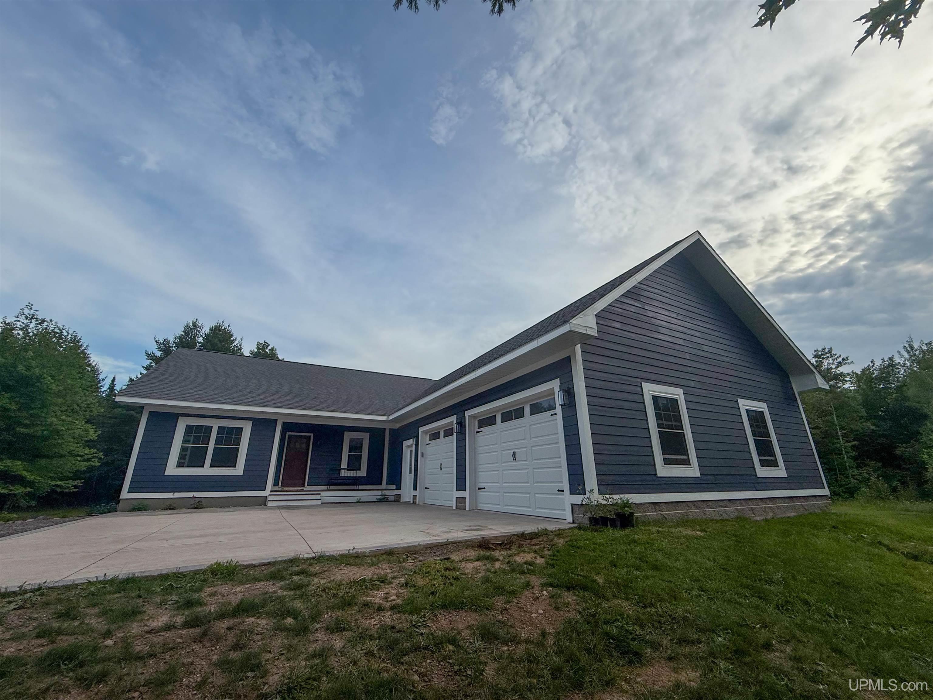 Hancock, Michigan, 49930, United States, 3 Bedrooms Bedrooms, ,3 BathroomsBathrooms,Residential,For Sale,1901071