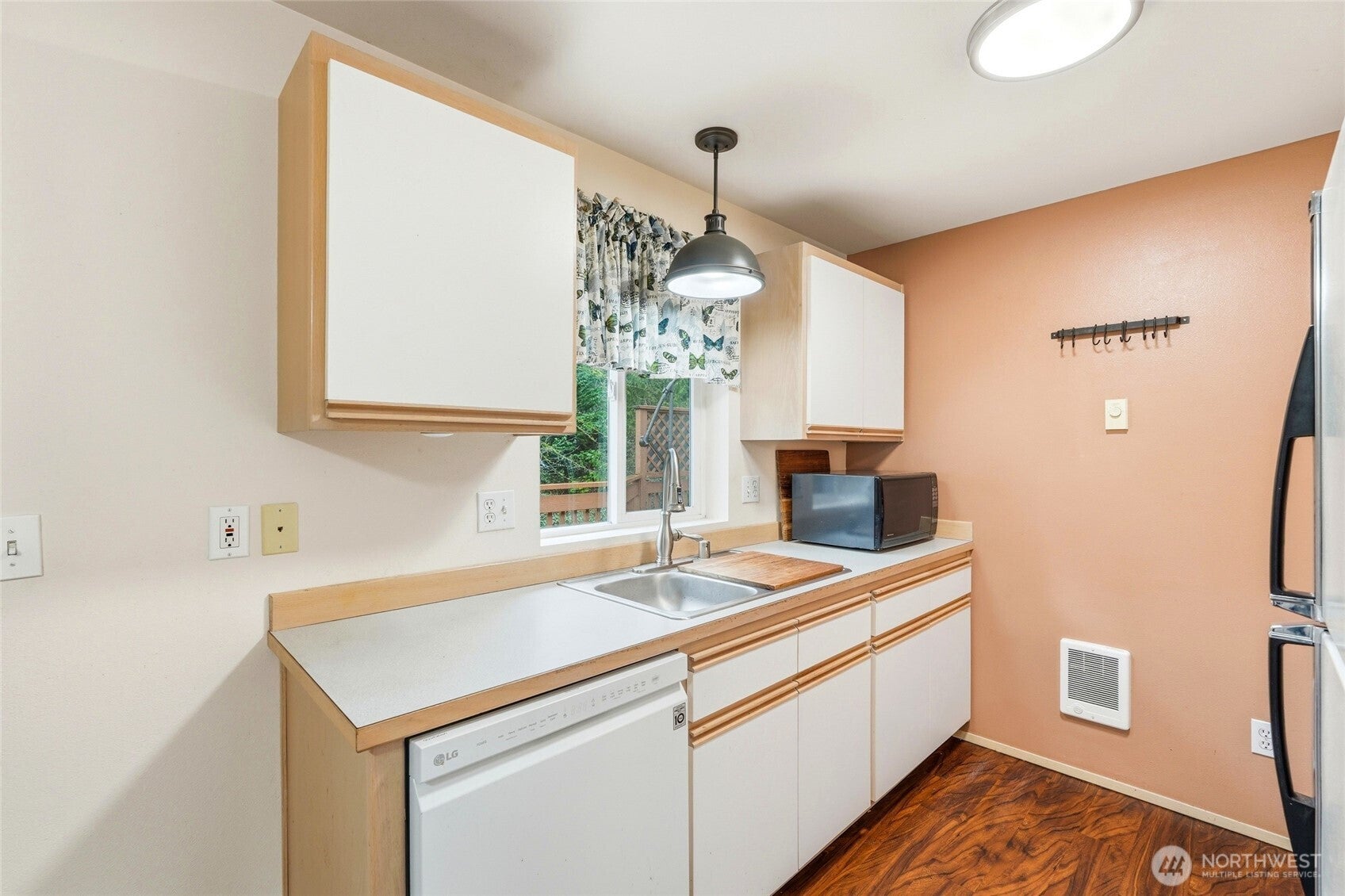Gold Bar, Washington, 98251, United States, 2 Bedrooms Bedrooms, ,1 BathroomBathrooms,Residential,For Sale,2023659