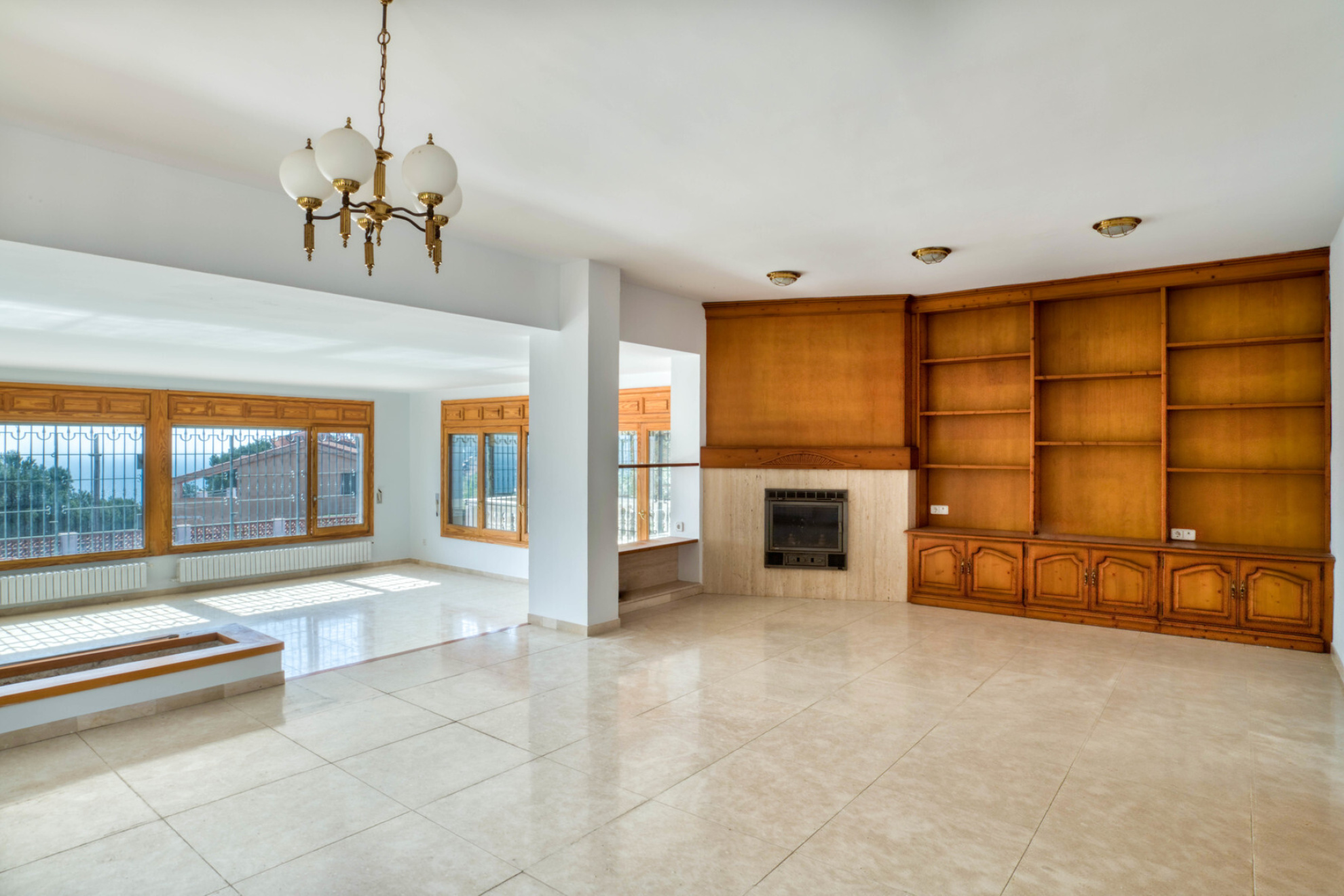  Property with charm and potential with sea and mountain views, Tamariu - 物件實景