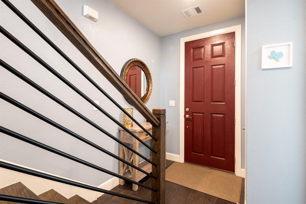 Dallas, Texas, 75212, United States, 3 Bedrooms Bedrooms, ,4 BathroomsBathrooms,Residential,For Sale,1966564